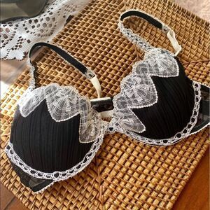 Gorgeous Blk & Ivory Demi Bra Sz 34A EUC